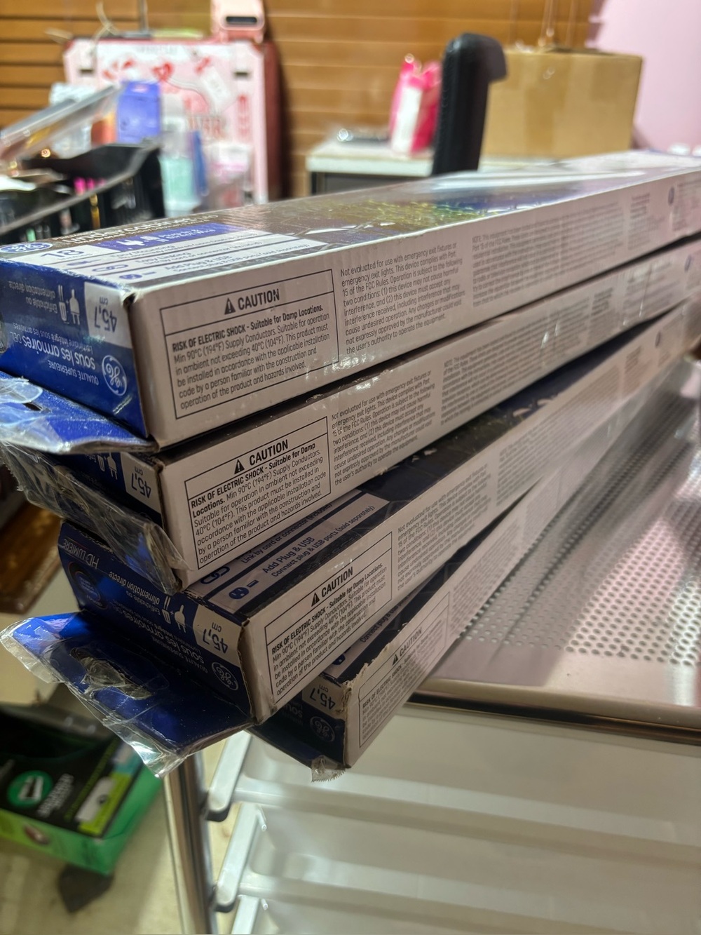 GE Under Cabinet Light Bar - Picture 3 of 4